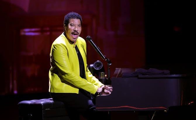 Lionel Richie — recent news image for a rising United States search trend